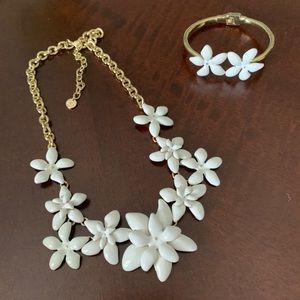 Flawless Talbots White Flower Necklace & Bracelet